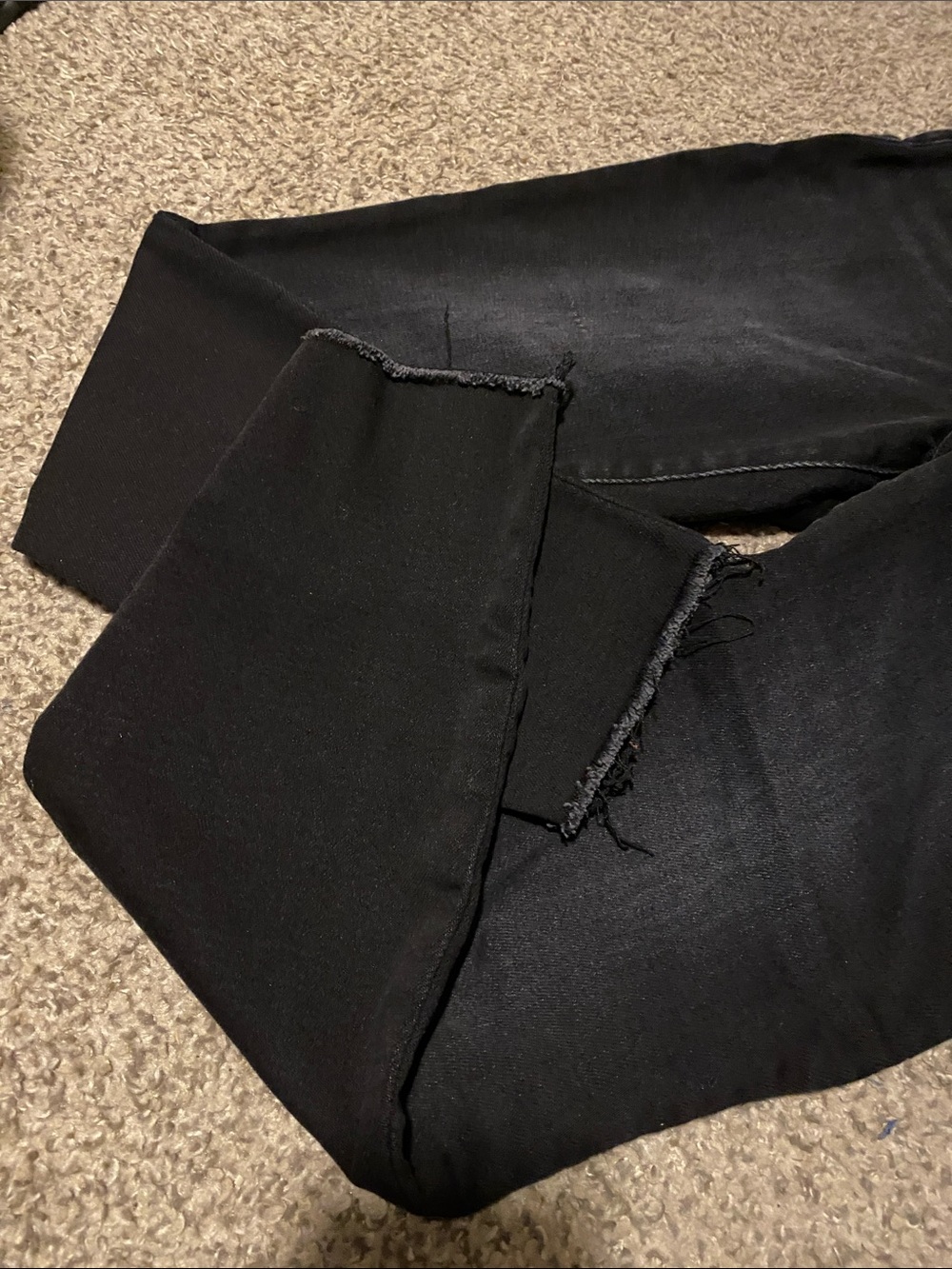 Good American Black Denim Raw Hem Cropped Skinny Jeans - Picture 4 of 5